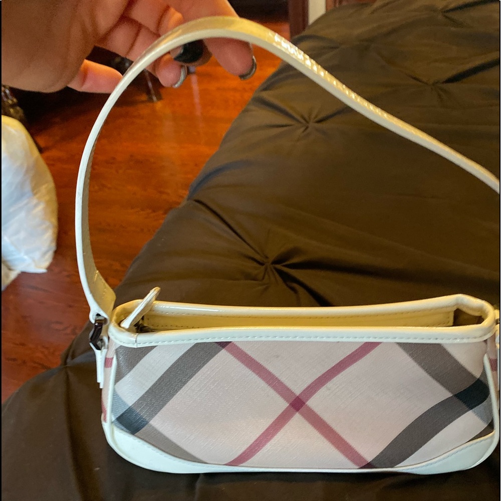 AUTHENTIC BURBERRY PURSE